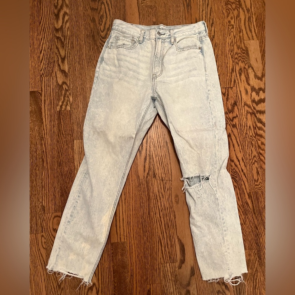 American Eagle Outfitters Light Wash Distressed Jeans
